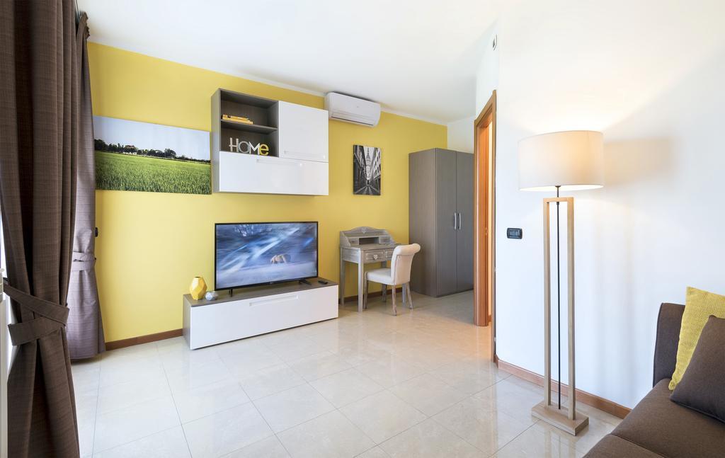 Airone Apartment 노바라 외부 사진